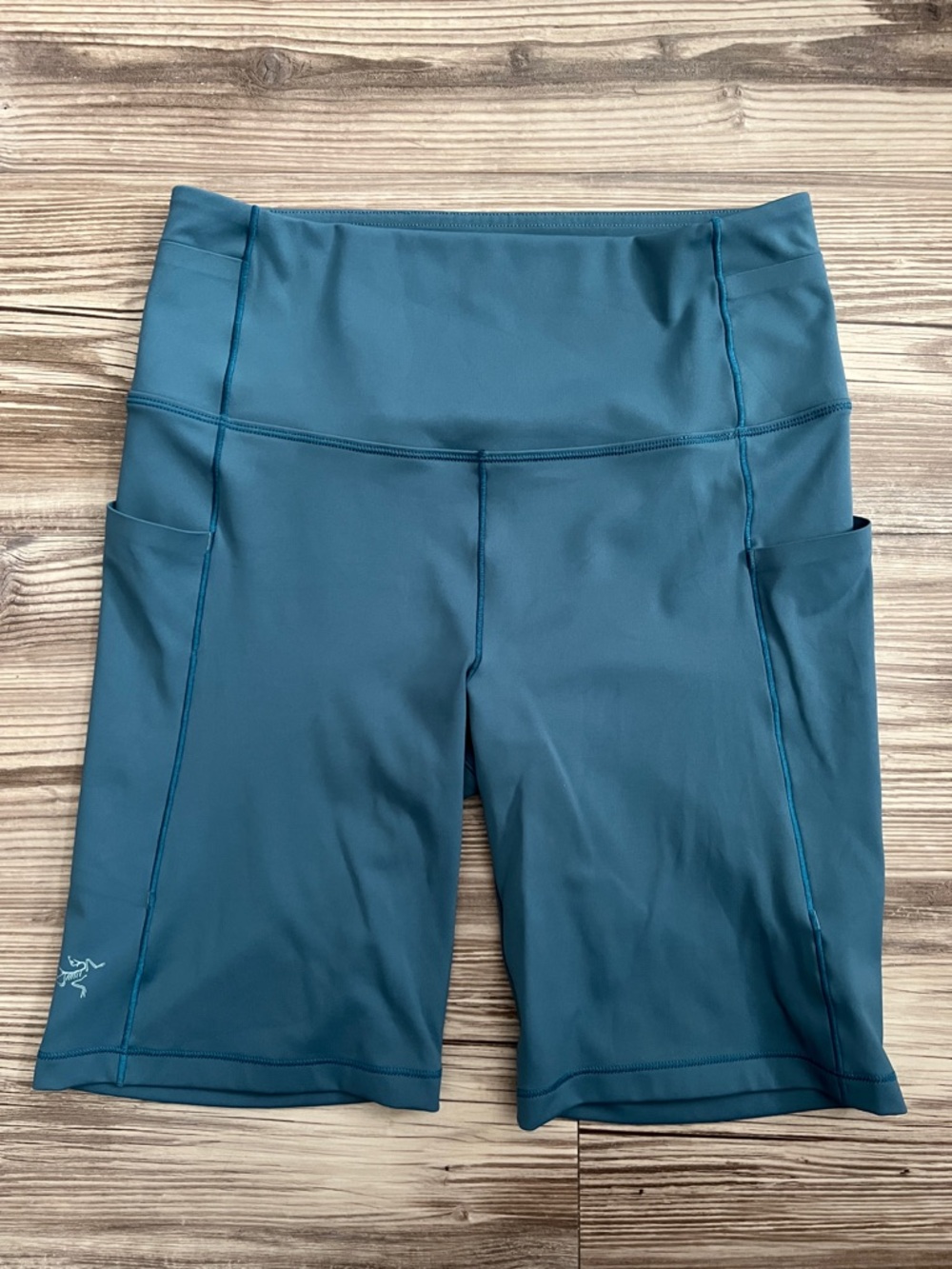 Arc'teryx Essent High-Rise Short Bike Shorts With Pockets Size Medium